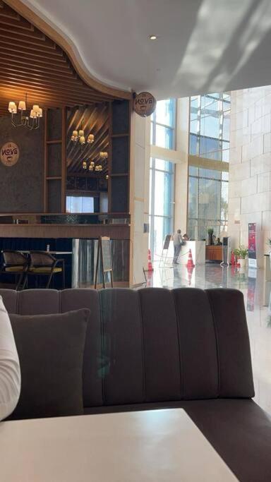 Countryside Luxury Suites - Supernova Noida 뉴델리 외부 사진