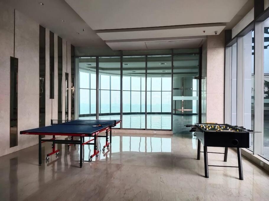 Countryside Luxury Suites - Supernova Noida 뉴델리 외부 사진