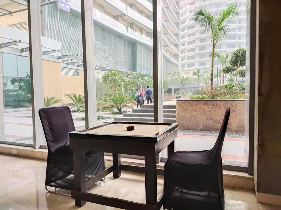 Countryside Luxury Suites - Supernova Noida 뉴델리 외부 사진