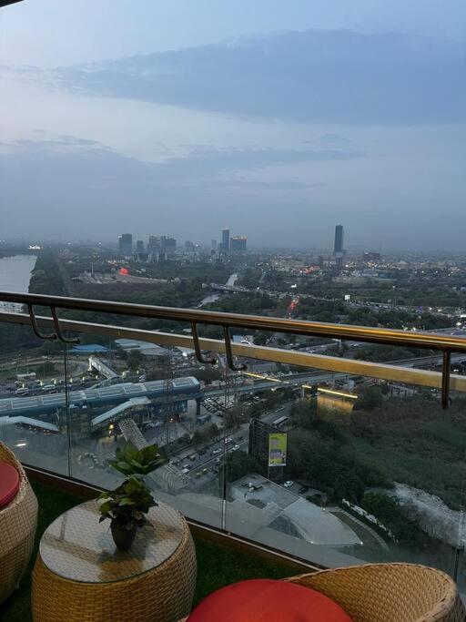 Countryside Luxury Suites - Supernova Noida 뉴델리 외부 사진