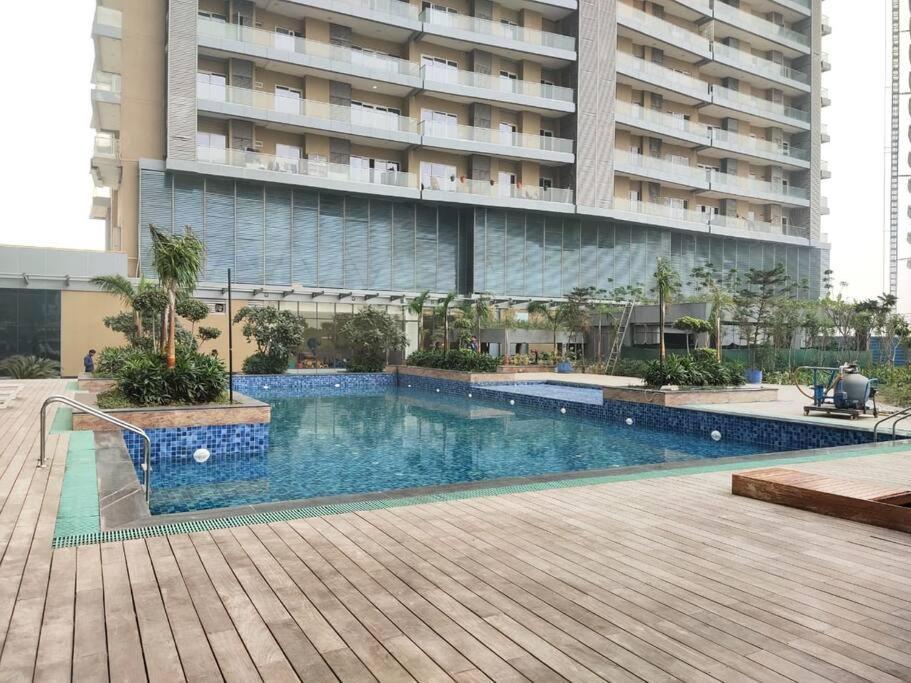 Countryside Luxury Suites - Supernova Noida 뉴델리 외부 사진