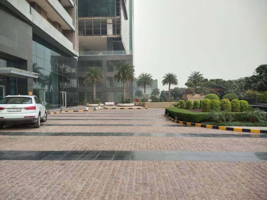 Countryside Luxury Suites - Supernova Noida 뉴델리 외부 사진