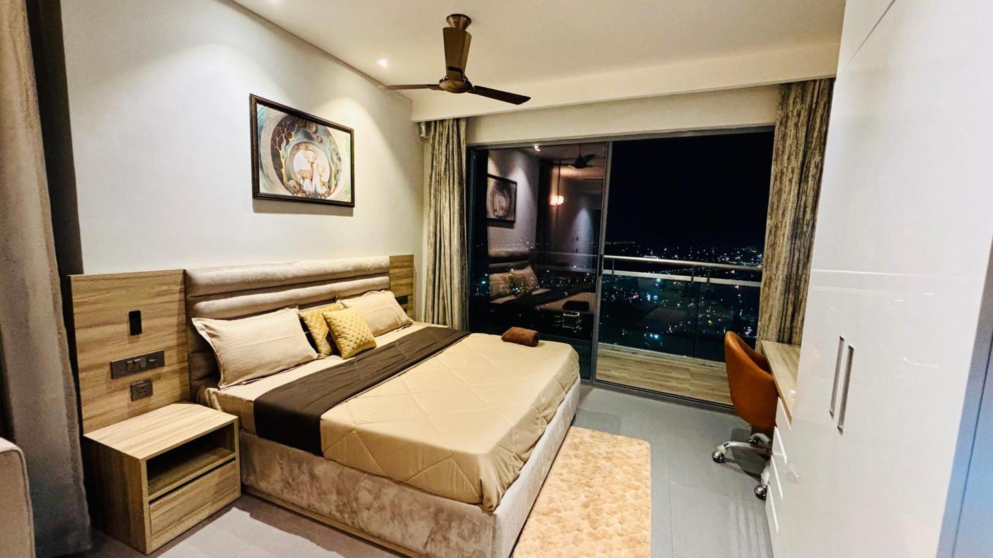 Countryside Luxury Suites - Supernova Noida 뉴델리 외부 사진
